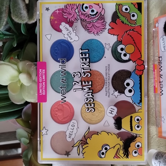 Limited edition Sesame Street Makeup - Picture 4 of 8